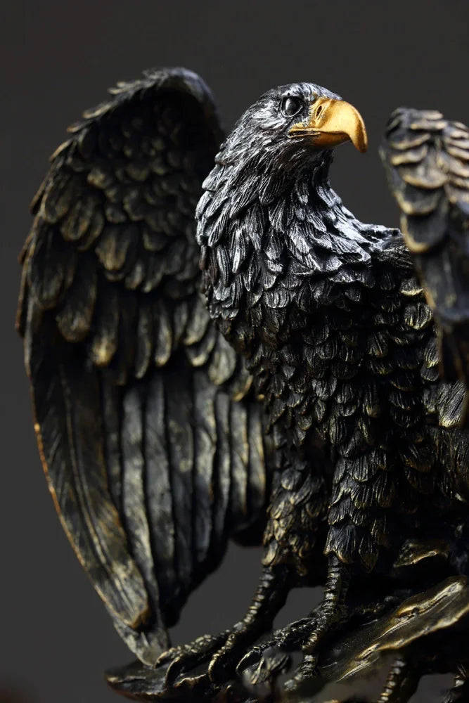 Nordic Eagle Sculptur